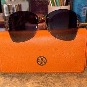 Tory Burch Blue Sunglasses with Gold Trim and Orange Case-no scratches or marks